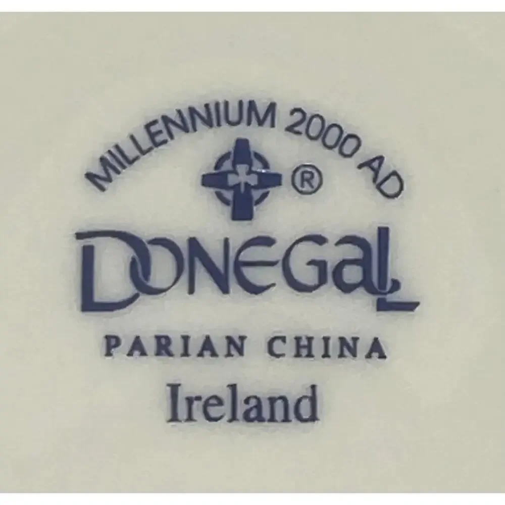 2000 Donegal Parian China Claddagh Ring Vase, Ireland
